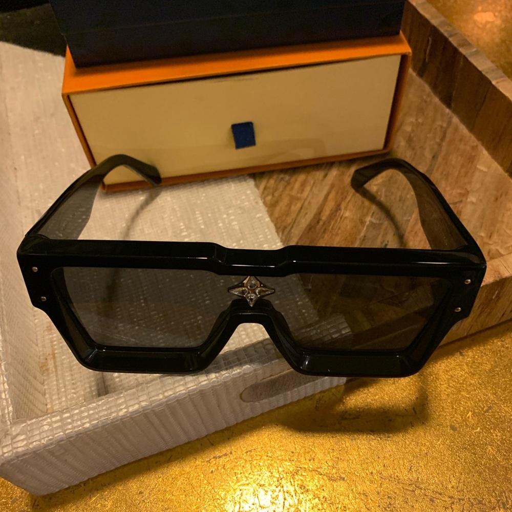 Louis Vuitton Cyclone Sunglasses